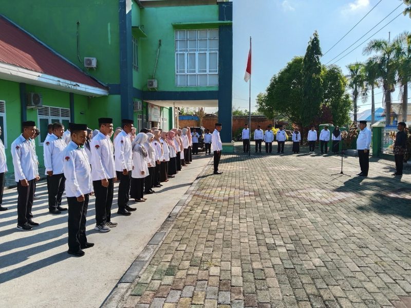 Upacara Rutin Setiap Hari Senin Kementerian Agama Kabupaten Muna 03 November 2025