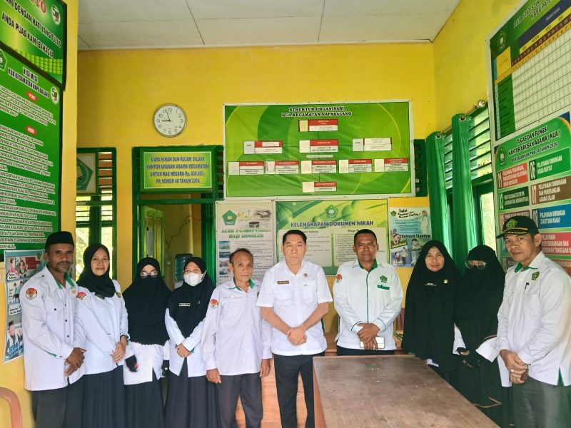 Plt. Kepala Kemenag Muna Laksanakan Monev Pemeliharaan Gedung KUA di Tiga Kecamatan