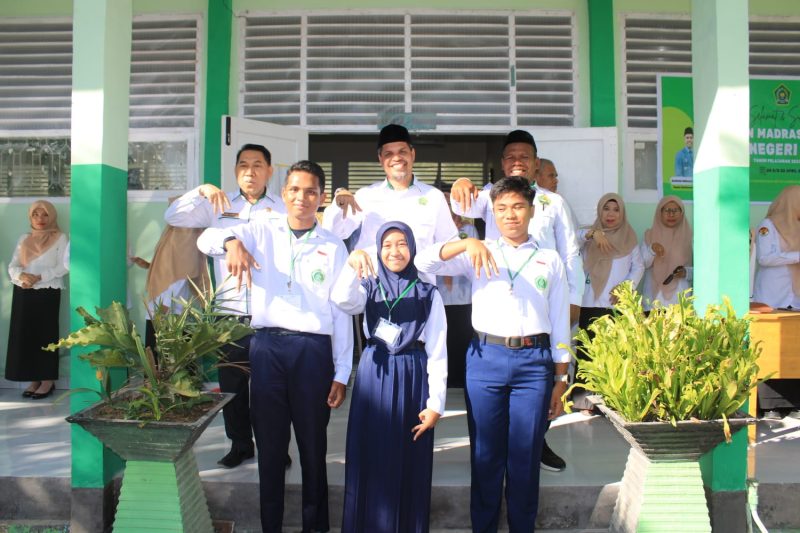 Kakankemenag Muna Resmi Buka Ujian Madrasah MTs Tahun 2026 di MTsN 1 Muna