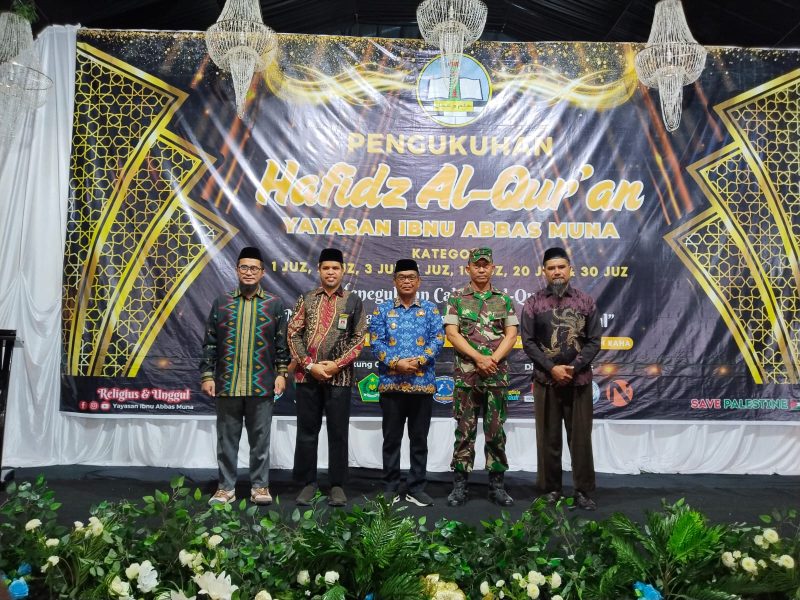 Kepala Kantor Kemenag Kabupaten Muna Hadiri dan Berikan Sambutan pada Pengukuhan 139 Hafidz Al-Qur’an Yayasan Ibnu Abbas Muna